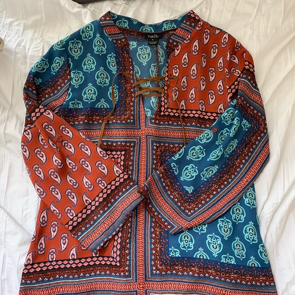 Patterned Long Sleeve Blouse - Picture 1 of 6